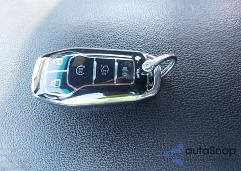 2016 Ford Explorer Sport z USA, uszkodzony, nr VIN 1FM5K8GT8GGC87308